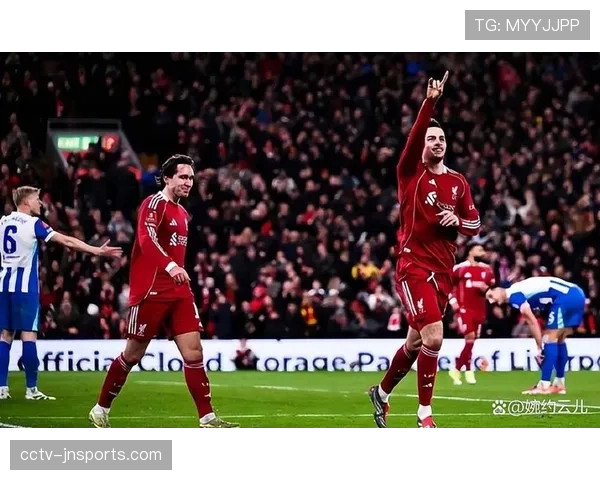 消息：利物浦客场对阵维拉半场战罢，萨拉赫点射破门比分暂为1-1